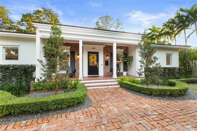 Foto del edificio - 600 San Lorenzo Ave