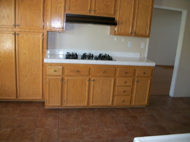 Building Photo - Large 4 Bed 2 Bath in Bonita