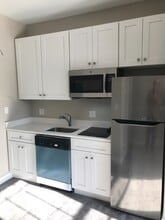 Building Photo - 1409 W Diversey Pkwy