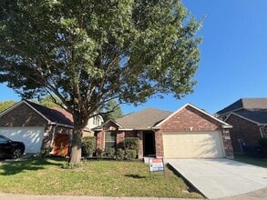 Building Photo - 621 Crystal Falls Dr