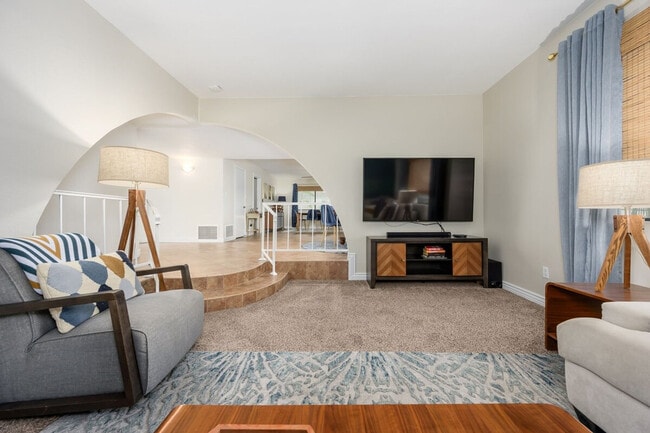 Building Photo - 15020 N 7th Dr