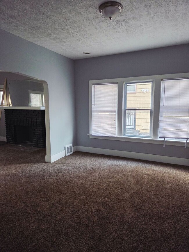 Foto del edificio - Beautiful Home Waiting To Be Occupied By You