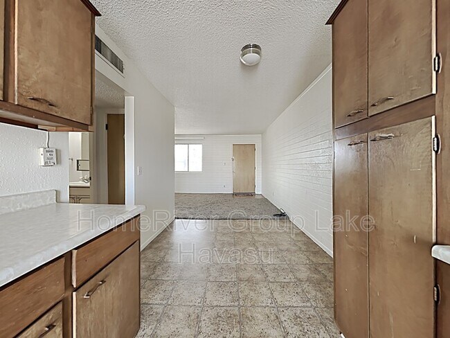 Building Photo - 2020 Smoketree Ave N