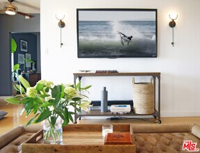 Building Photo - 1131 Alta Loma Rd