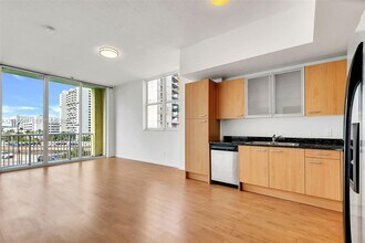 Building Photo - 1350 NW 8th Ct
