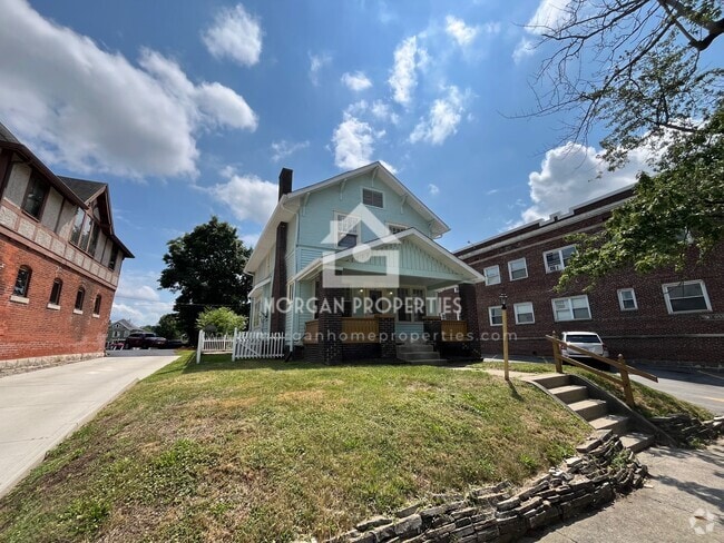 Building Photo - 1225 W Walnut St