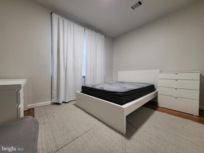 Foto del edificio - 1843 Monroe St NE