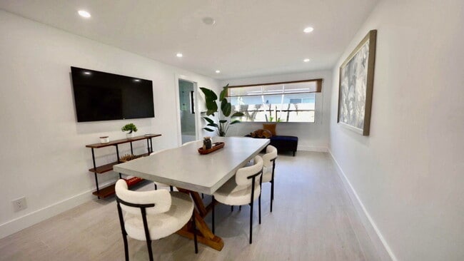 Foto del edificio - 871 NE 27th Ave