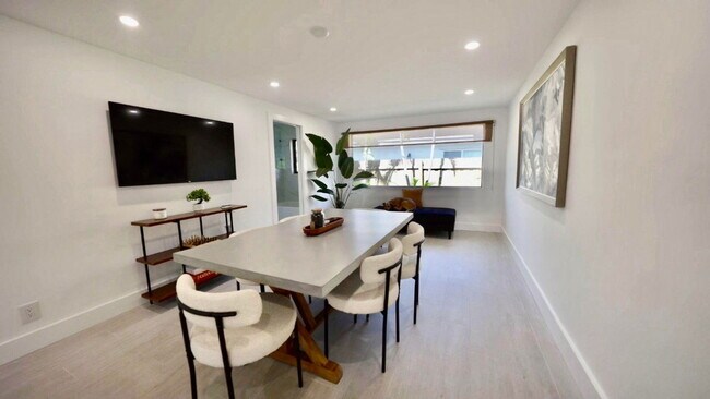 Foto del edificio - Northeast 27th Avenue, Pompano Beach, FL 33062 - 3 BR 3 BA single-family home