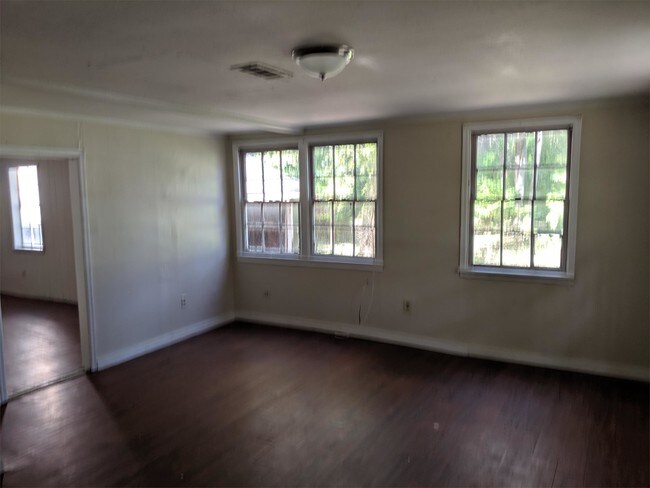 Building Photo - 5721 Barrow Dr