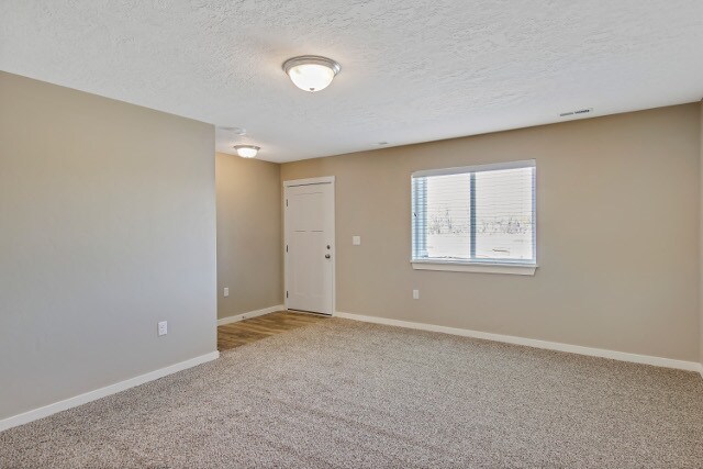 Building Photo - 1261 Clipper Dr