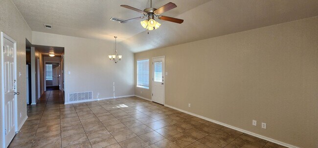 Foto del edificio - 3 Bedroom 2 bath Duplex South Killeen