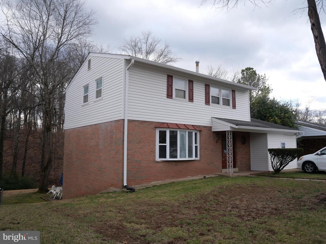 13605 Pennsboro Dr, Chantilly, VA 20151 House Rental in Chantilly, VA