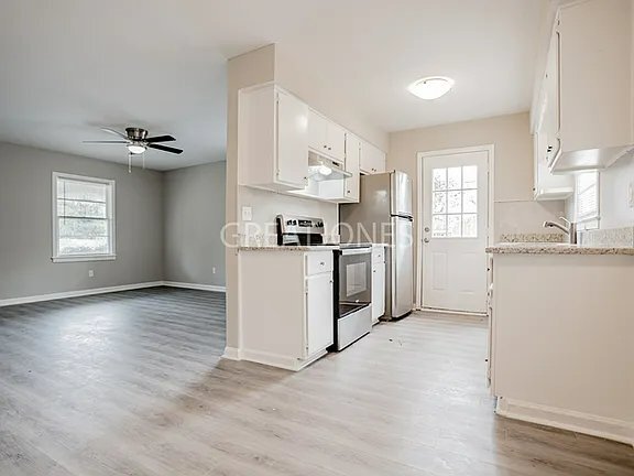 Foto del edificio - 5760 Valleybrook Rd