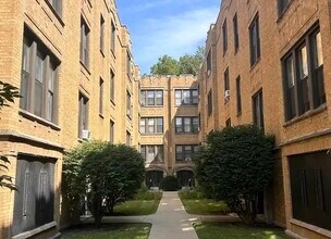 Building Photo - 1022 E Hyde Park Blvd