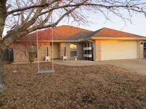 Building Photo - 212 Sims Ridge Dr