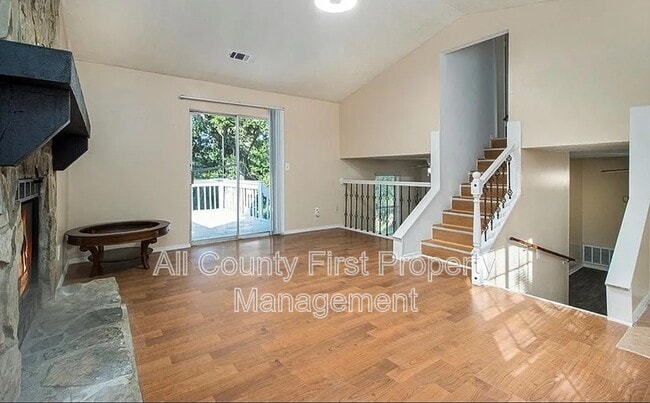 Foto del edificio - 1077 Mainstreet Valley Dr