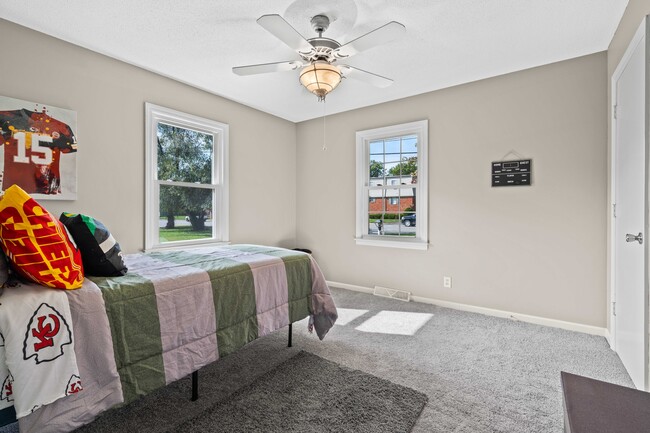 Bedroom 3 - 7201 Raytown Rd