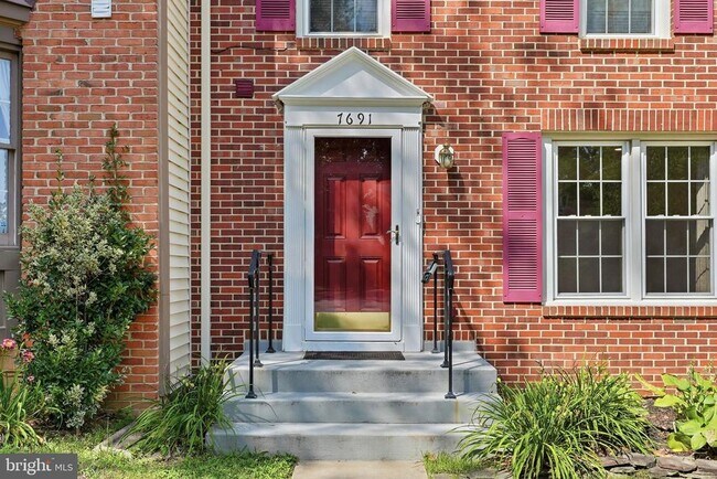 Foto del edificio - 7691 Northern Oaks Ct