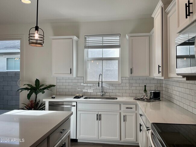 Foto del edificio - 5549 S Dillon