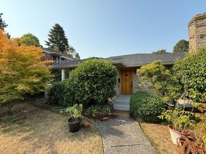 Building Photo - 3535 43rd Ave W