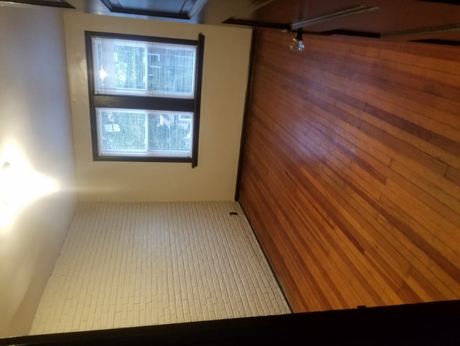 Building Photo - 1080 Priestley Ave