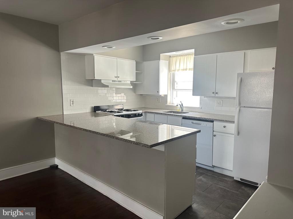 Foto principal - 308 Delancey St