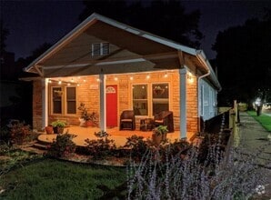 Building Photo - 5 Lakeview Dr SE