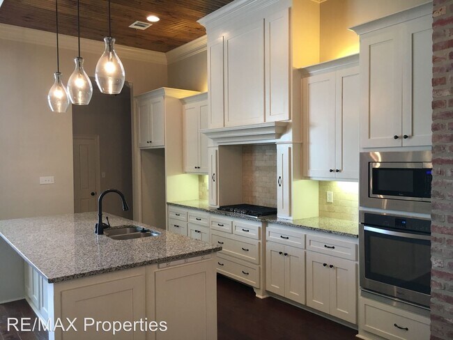 Foto del edificio - 3 br, 2.5 bath House - 16403 Parker Place