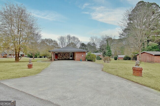 Foto del edificio - 500 Circle Dr