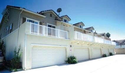Foto del edificio - 5800-5850 Burnham Ave