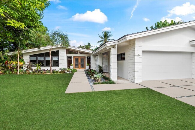 Foto del edificio - 2132 Middle River Dr