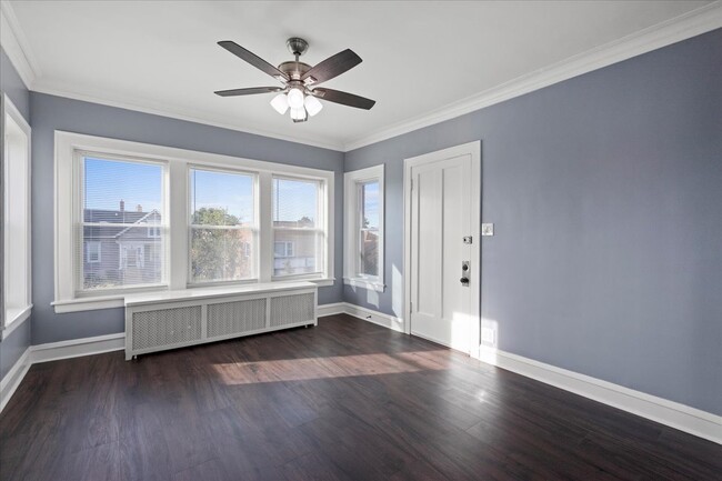 Foto del edificio - 6018 W Addison St