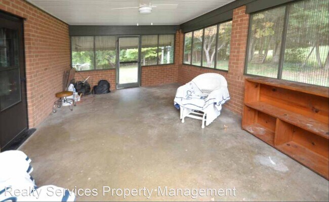 Building Photo - 3 br, 2 bath House - 708 Chikasaw Rd