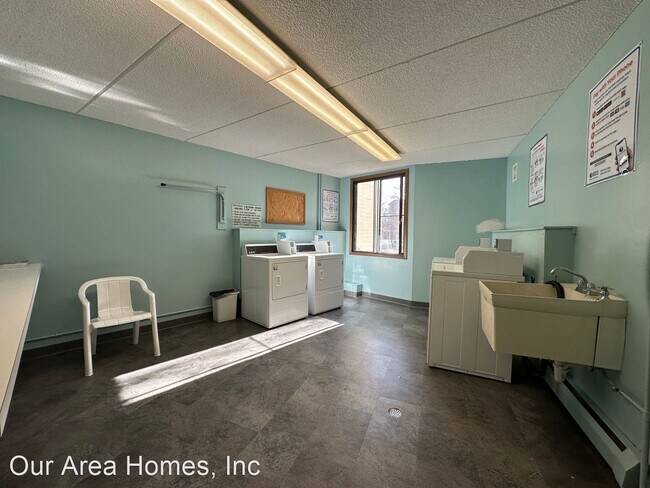Building Photo - 2 br, 2 bath House - 10501 Cedar Lake Rd #418