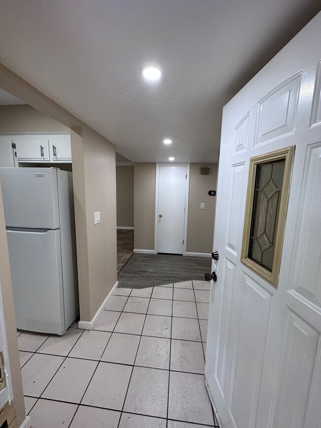 Foto del edificio - Gorgeous Home 3bd 2ba SW Bakersfield with ...