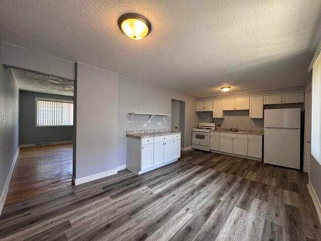 Building Photo - 503 James Ct