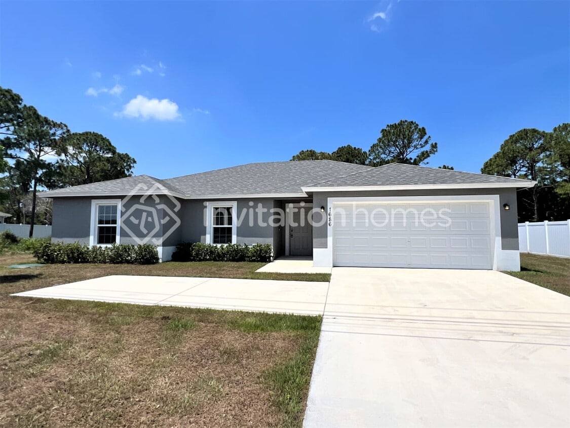 Primary Photo - 1686 SW Airoso Blvd