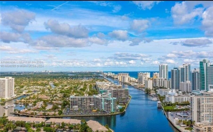 Primary Photo - 2602 E Hallandale Beach Blvd