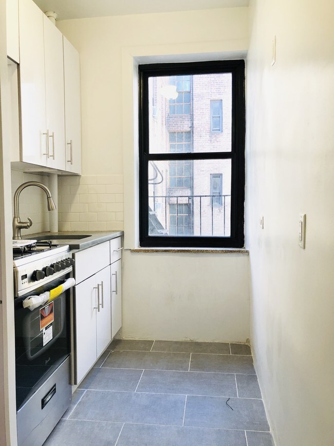 Building Photo - 888 Grand Concourse