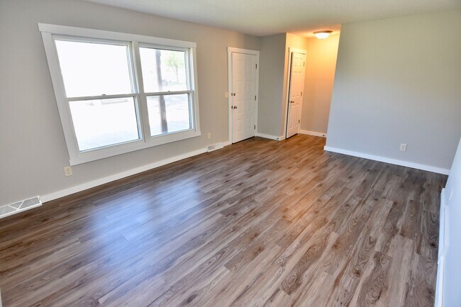 Building Photo - 1008-1010 Monroe St