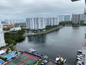 Building Photo - 18061 Biscayne Blvd