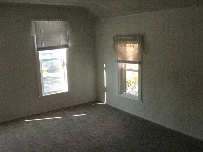 Foto del edificio - 330 N Locust St