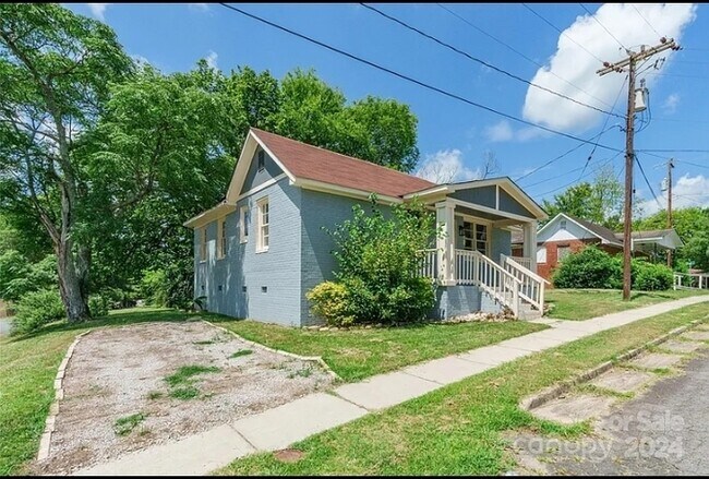 Building Photo - Single Family Home