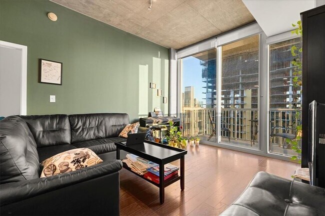Foto del edificio - 855 W Peachtree St NE