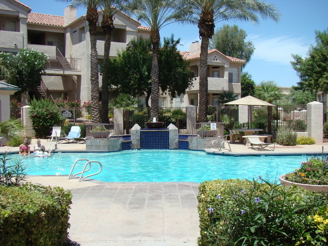 POOL/SPA - 3830 E Lakewood Parkway East