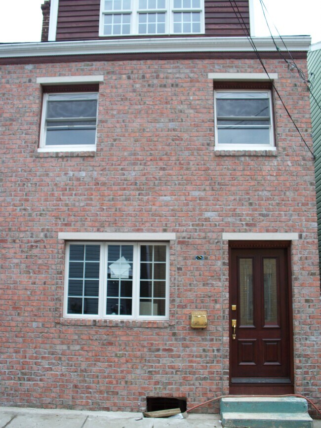 Foto del edificio - 1918 Larkins Way