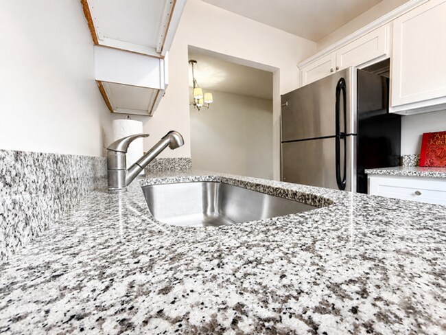 Foto del edificio - 4633-4635-4635 Jamieson Ave