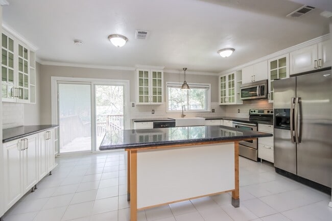 Foto del edificio - 103 Maple Branch St