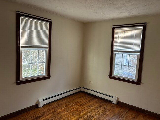 Building Photo - 145 Locust St